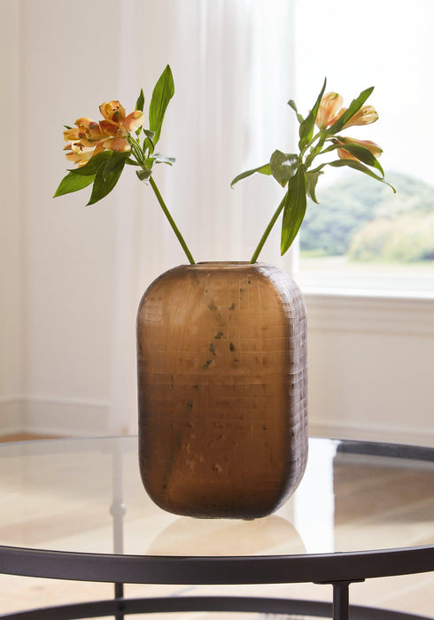 Capard Vase